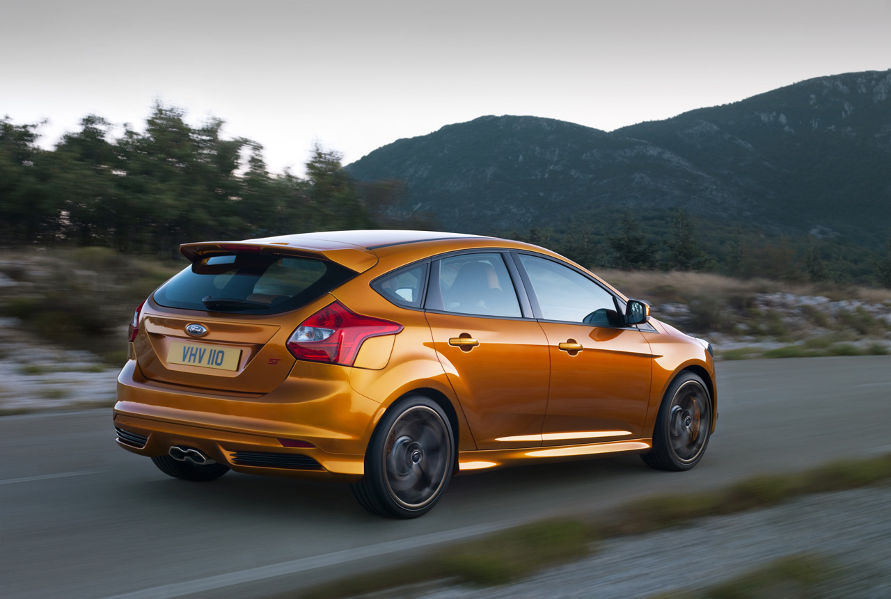 2012_ford_focus_st_press_images_001