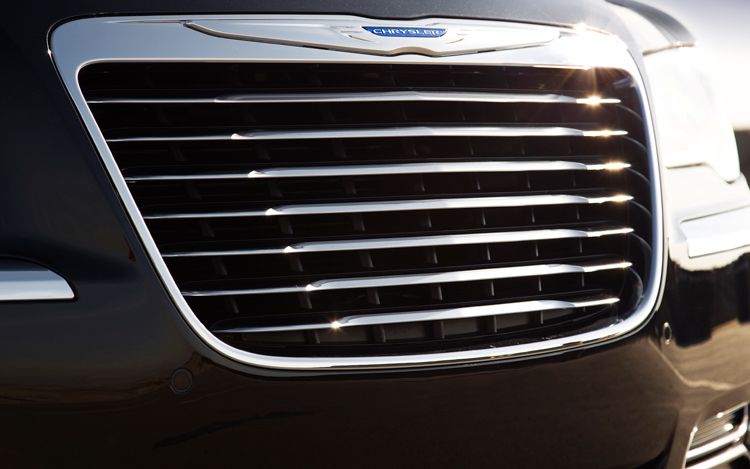 2011-chrysler-300-grille