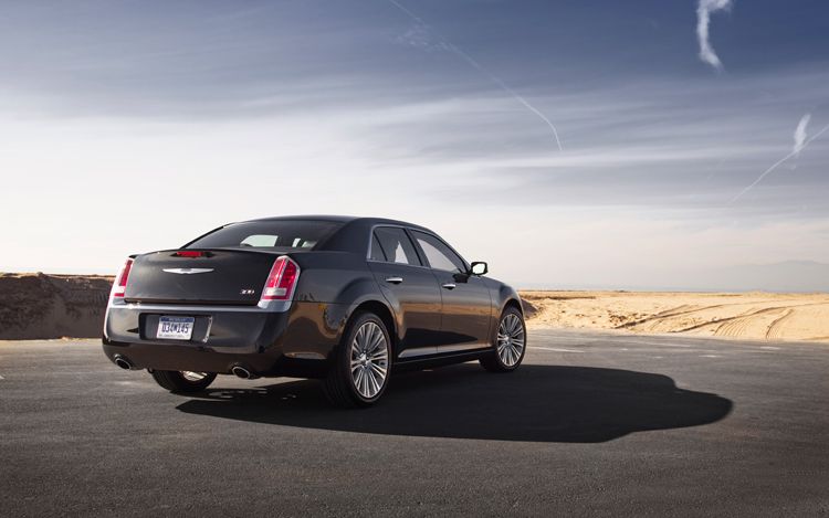 2011-chrysler-300-rear-three-quarter