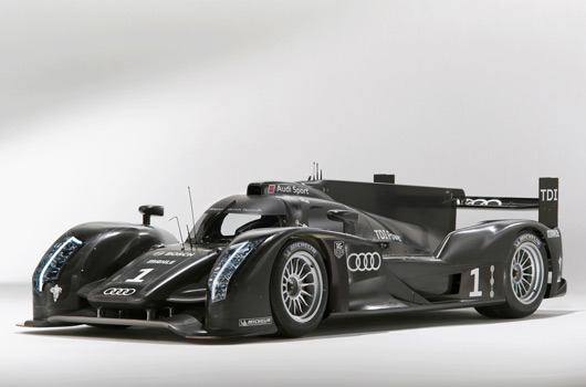 Audi-R18-reveal-08s