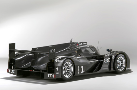 Audi-R18-reveal-09s