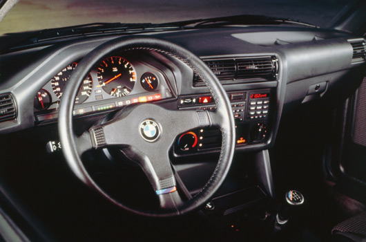BMW-E30-M3-25yrs-03s